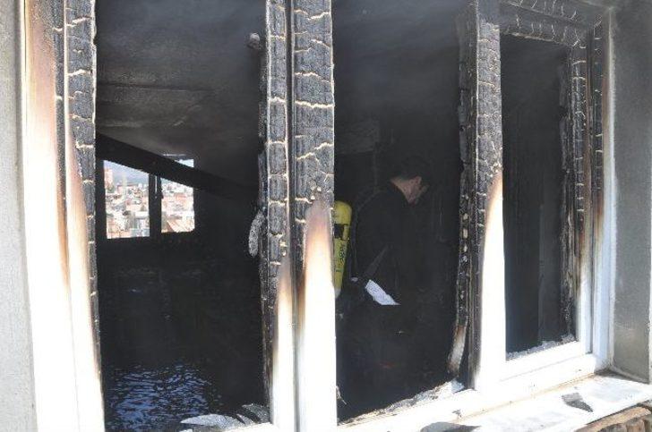 Yangında Kızını Ararken Bayıldı G3