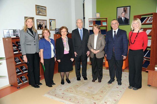 ABD Başkonsolosuş Kocaeli &Uuml;niversitesi ni Ziyaret Etti 1