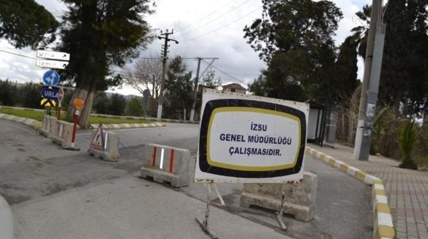 Urla Ağa&ccedil;lı Yol Trafiğe Kapatıldı