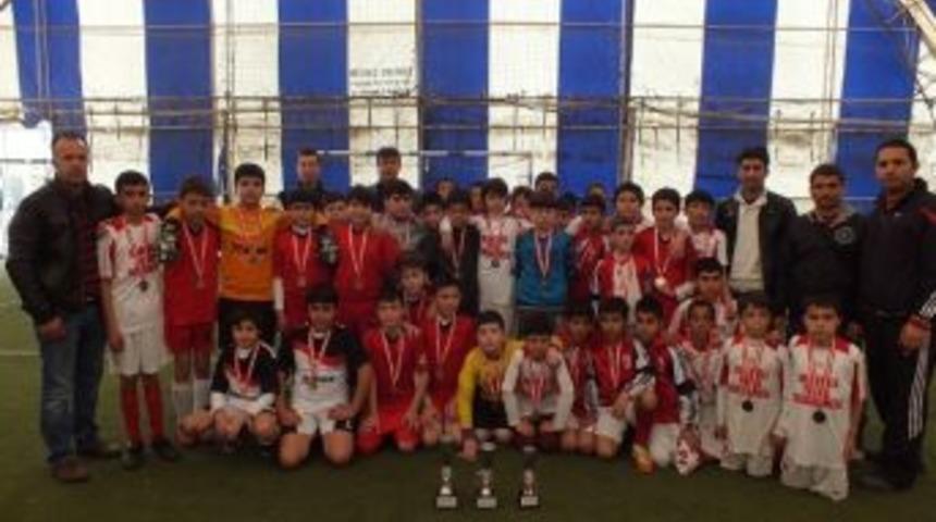 Okullar Arası Yıldızlar Futbol Turnuvası Sonuçlandı