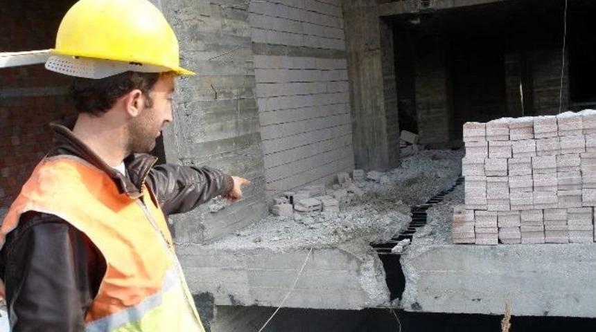 Yılların İhmaline Nokta Koyuldu, Kaçak Ve Çürük Bina Yıkılıyor