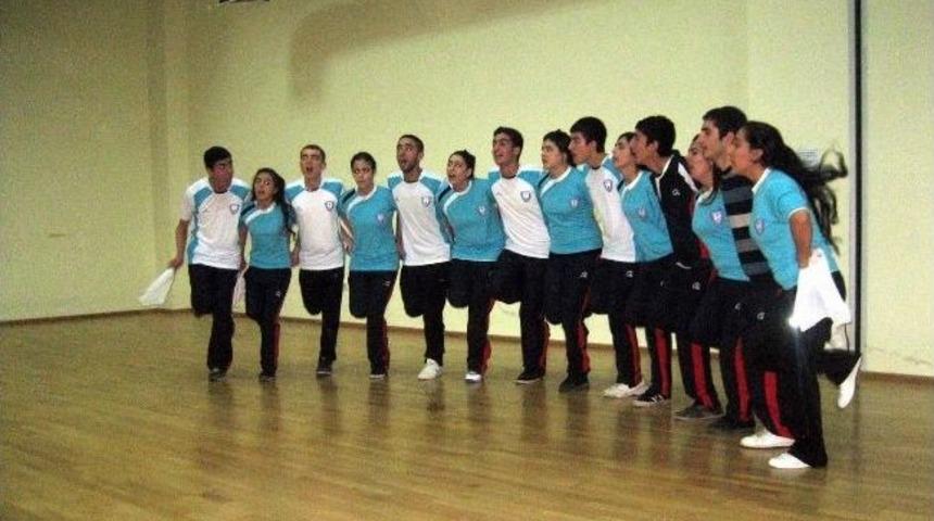 Halk Oyunları Ekibi Kul&uuml;pler Arası Yarışmaya Hazırlanıyor