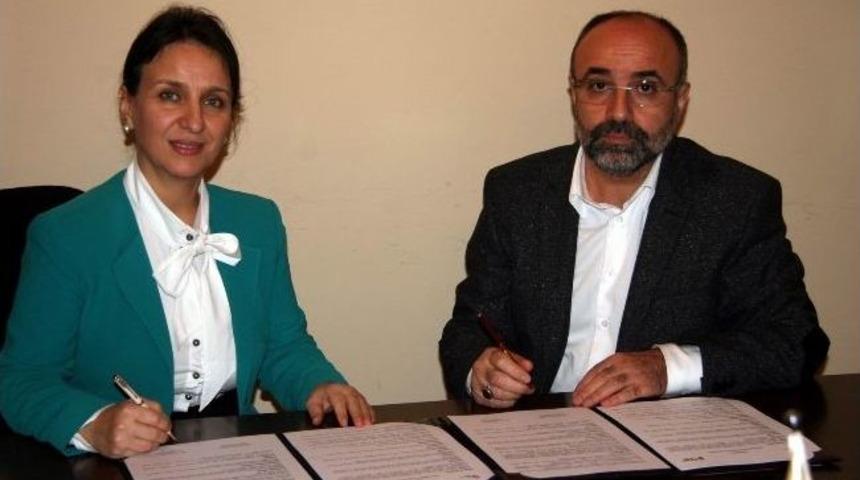 Bakan Şahin Vatandaşlara Ailenin &Ouml;nemini Anlatacak