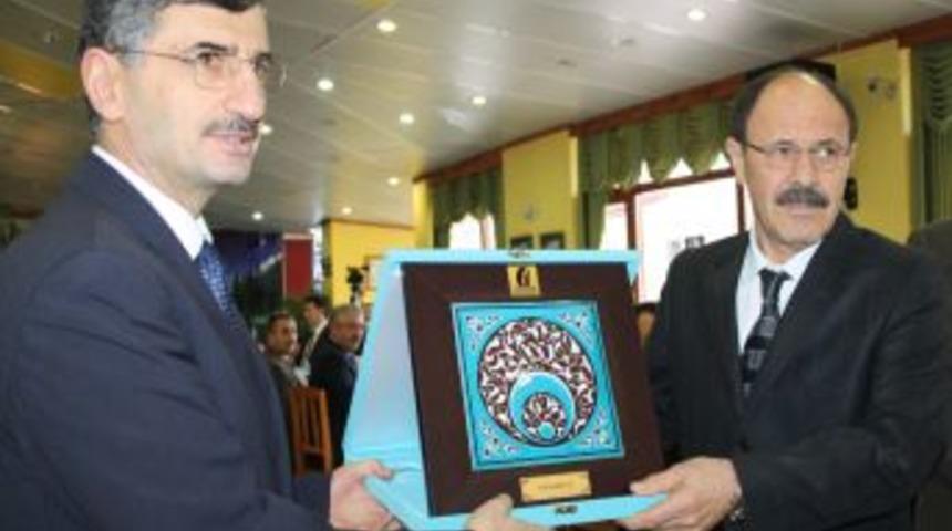 Belediyeden Başarılı &Ouml;ğrencilere Otomobil S&ouml;z&uuml;