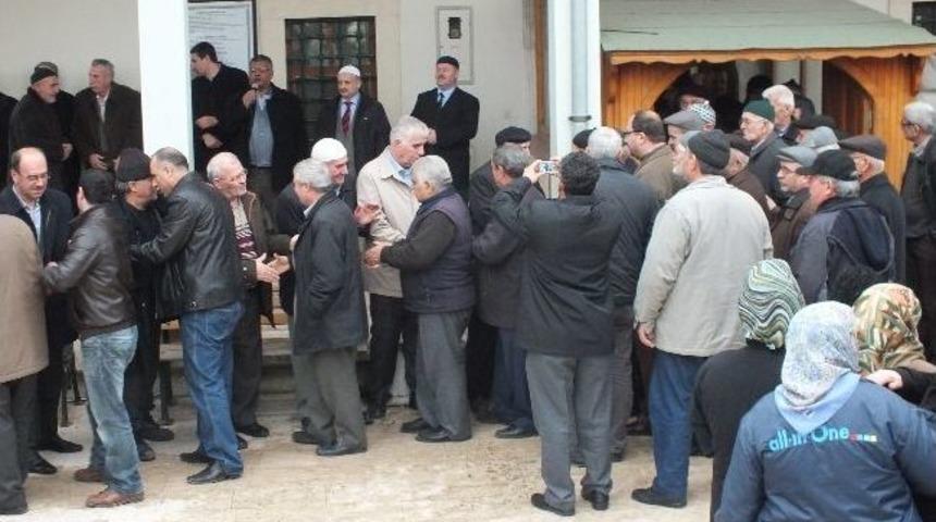 Hayrabolu&rsquo;da Umreciler Kutsal Topraklara Uğurlandı