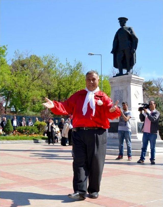 Romanların Renkli Siması Körüklü Hayata Veda Etti