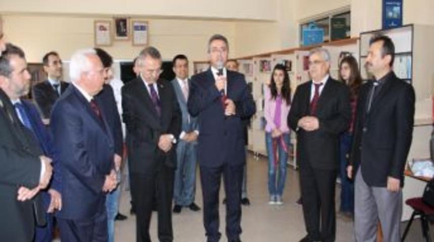 Karatay Soyal Bilimler Lisesi K&uuml;t&uuml;phanesi Zenginleştirildi
