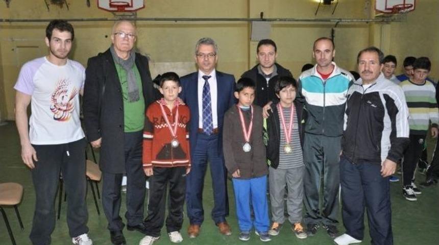 D&uuml;zce&rsquo;de G&uuml;reş M&uuml;sabakaları Nefes Kesti