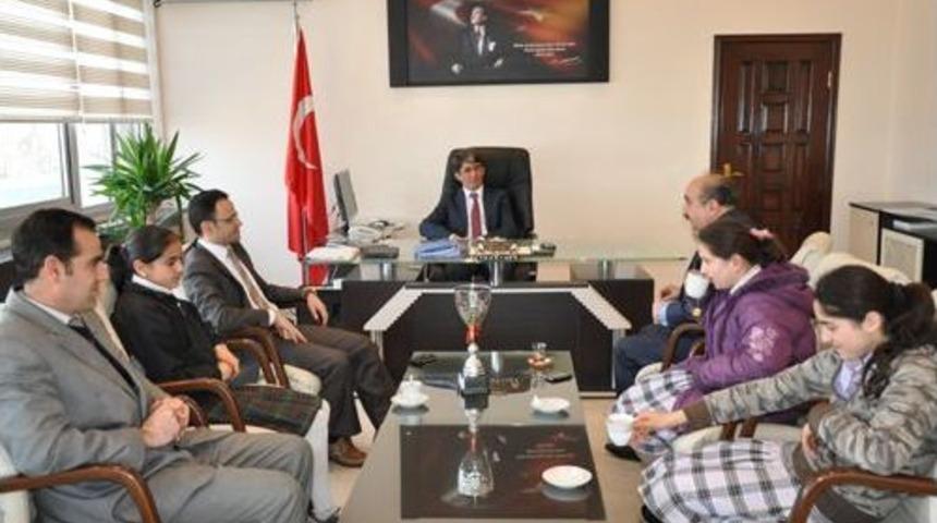 Şampiyon Kızlardan Kaymakam Celep&rsquo;e Ziyaret