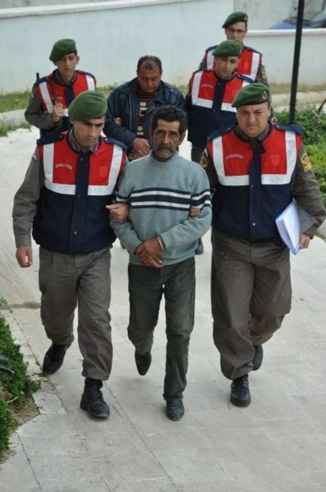 Kameraya Yakalanan Hırsızlar Kısa S&uuml;rede Yakalandı