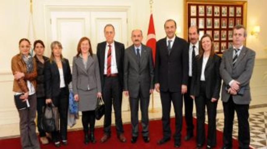 Müezzinoğlu: Hekimlerimize 14 Mart'tan Önce Müjde Vermek Istiyoruz