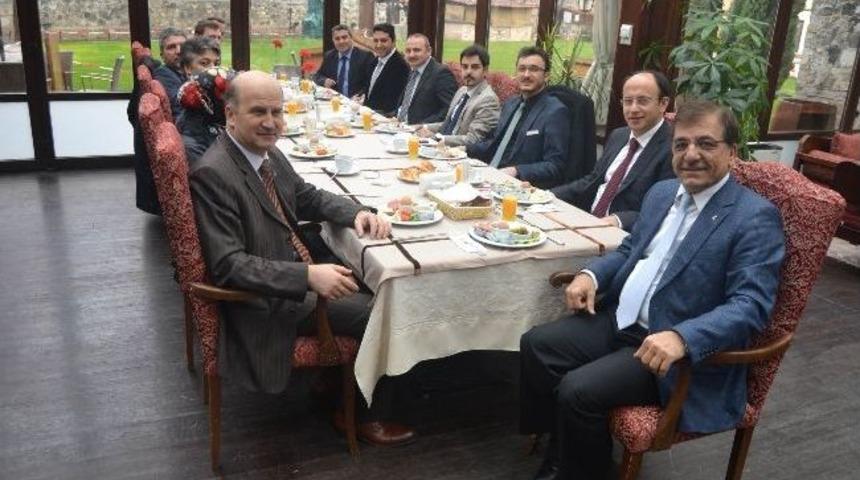 Ak Parti Anayasa Komisyonu Çalışmalarını Tamamladı