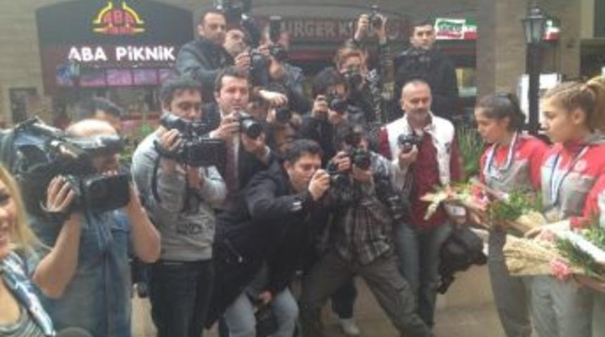 Gazetecilerin G&ouml;r&uuml;nt&uuml; Yarışı