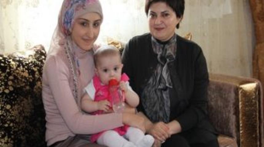 G&uuml;lten İpek, Şehit Ailesini Ziyaret Etti