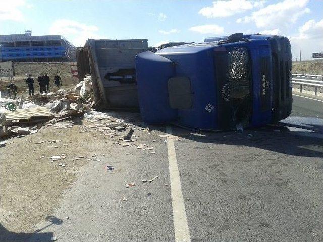 Kırıkkale'de Trafik Kazası: 2 Yaralı