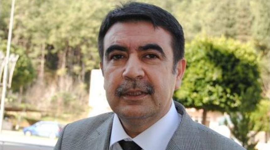 AK Parti'li Mekteplioğlu, Tarık Akan'ın Başbakan'a 'Recep' Diye Hitabını Kınadı