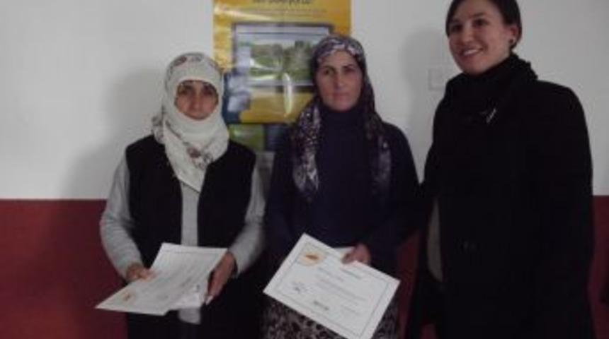 'Dere Tepe Eğitim Projesi'ne Katılan Kadınlar Sertifika Aldı