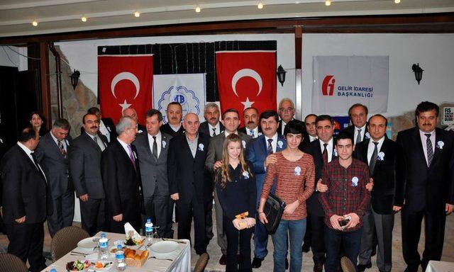 Amasya'da Vergi Rekortmenleri Ödüllendirildi