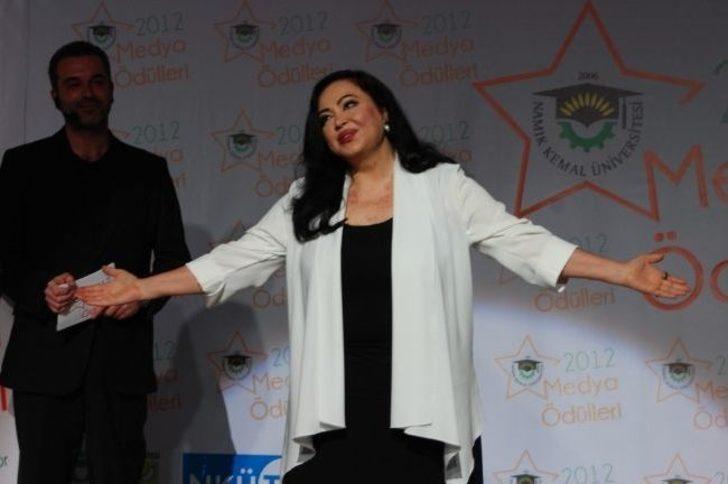 Türkan Sultan’ı Duygulandıran Ödül G4