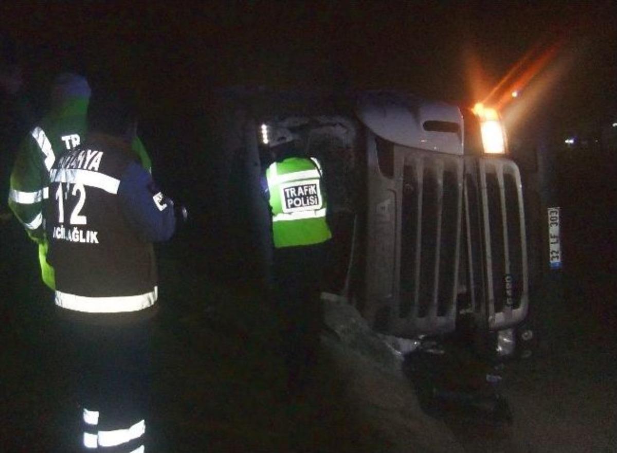 Yaralı S&uuml;r&uuml;c&uuml;ye &Ccedil;apayla Kırdıkları Camdan Ulaştılar