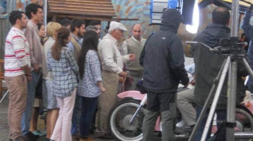 Birgi'de Yağmur Altında Reklam Filmi Çekildi