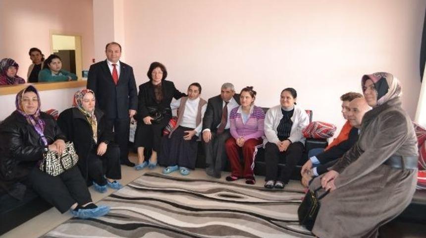 İl M&uuml;d&uuml;r&uuml;nden Rehabilitasyon Merkezine Ziyaret