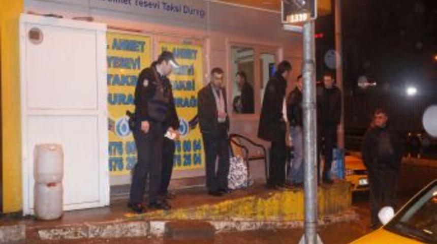 Durağı Basan Saldırganlar, Ka&ccedil;arken Taksiciyi Ezdi