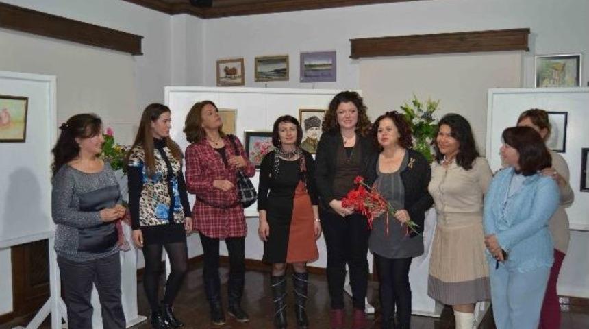 Ev Hanımları Suluboya Yeteneklerini Sergiledi