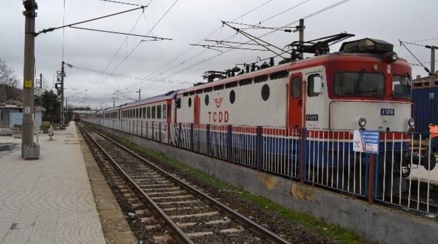 &Ccedil;erkezk&ouml;y'de Tren Seferleri İkinci Bir Emre Kadar Durduruldu