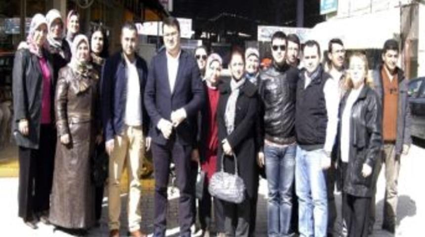 Ak Parti&rsquo;ye 100 Yeni &Uuml;ye Katıldı