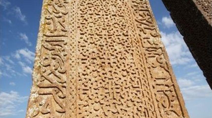 İstanbul&rsquo;da Ahlat Konferansı