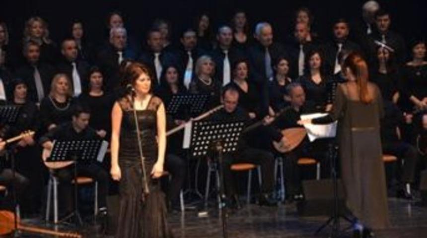 AKM&rsquo;de T&uuml;rk Halk M&uuml;ziği r&uuml;zgarı esti