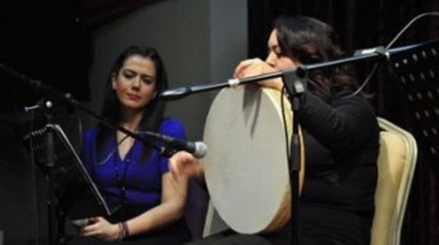 Ferahnak konseri dinleyicileri mest etti