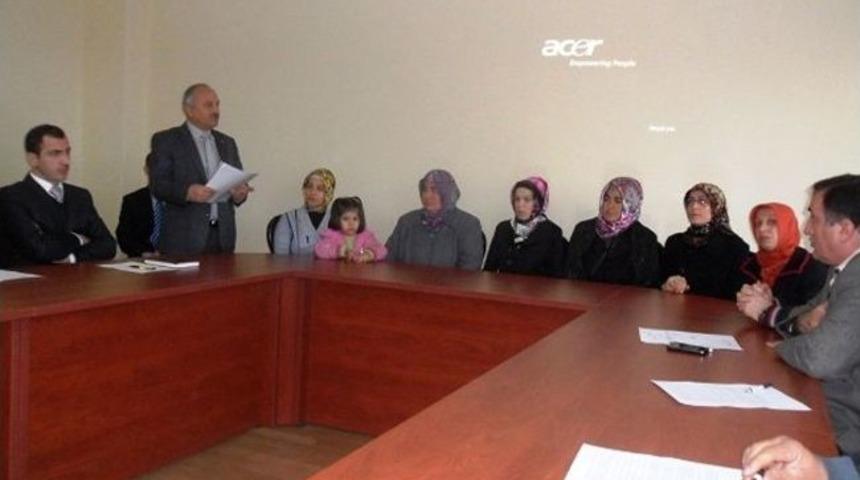 Yaşlı Refakat&ccedil;isi Kursu Son Erdi