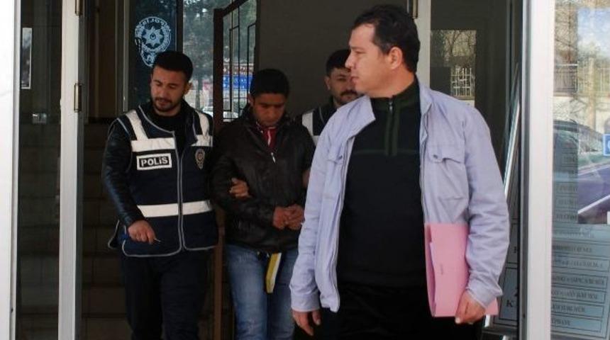 Su&ccedil;&uuml;st&uuml; Yakalanan Hırsız Adliyeye Sevk Edildi