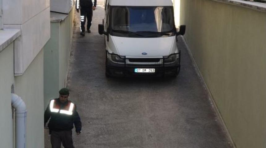 G&ouml;zaltına Alınan Mahmutlar Belediye Başkanı Ile 35 Kişi Adliye Sevk Edildi