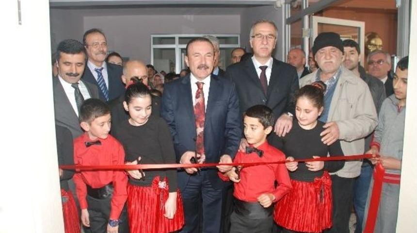 Farabi İlk&ouml;ğretim Okulu&rsquo;na &Ccedil;ok Ama&ccedil;lı Salon