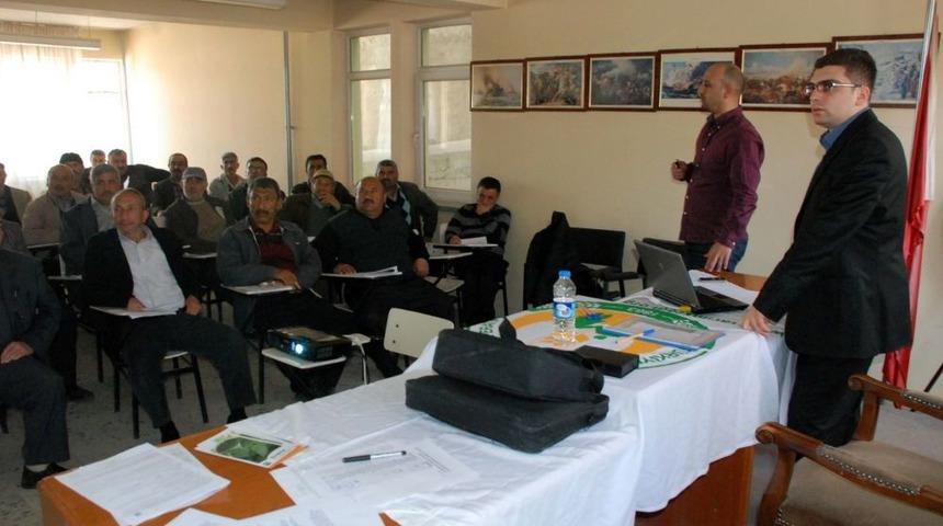 Aydıncık'ta Çiftçilere Ayçiçeği Yetiştiriciliği Semineri Verildi