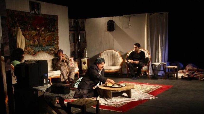 &ldquo;k&ouml;rd&ouml;ğ&uuml;ş&rdquo; Bayraklı'da İlgiyle İzlendi