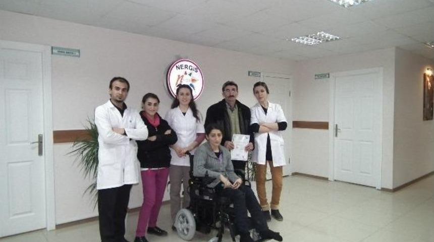 Engelli Öğrenciye Akülü Tekerlekli Sandalye