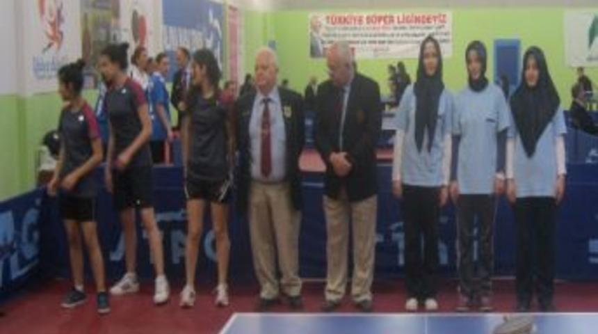 Gediz Anadolu İmam Hatip Lisesi Masa Tenisi Kız Takımı Yalova'da Yedinci Oldu