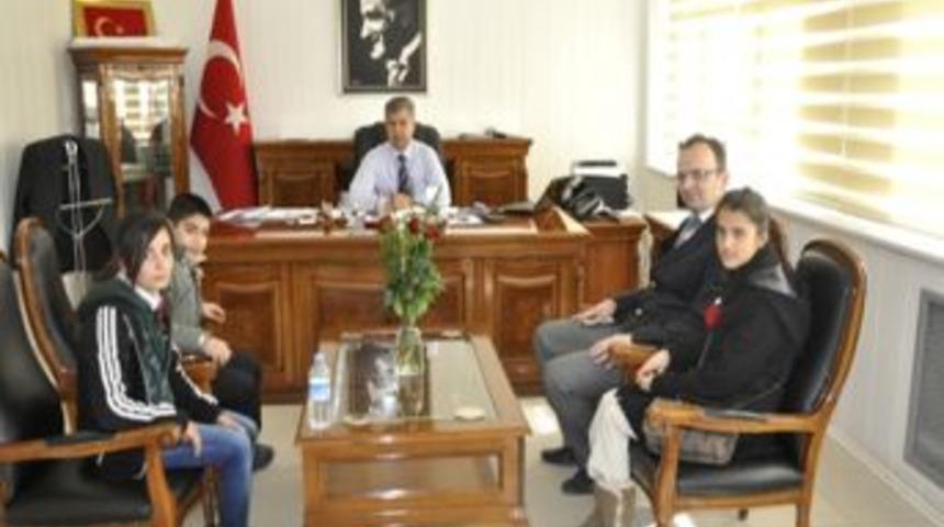 Geziden D&ouml;nen &Ouml;ğrenciler Erkal&rsquo;ı Ziyaret Etti