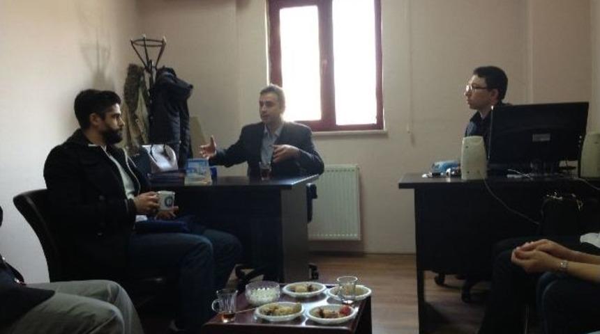 Sanat&ccedil;ı Ve Y&ouml;netmen Haluk Piyes Batman Madde Bağımlılığı İle M&uuml;cadele Komisyonunu Ziyaret Etti