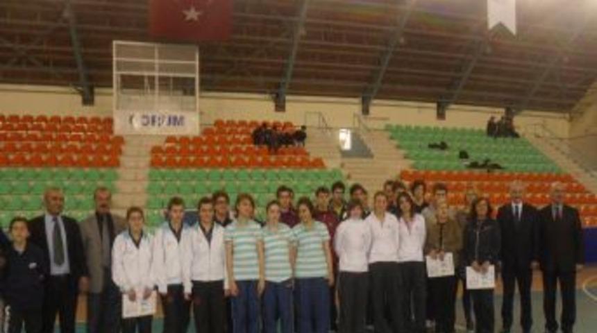 Toros Yağmur Lisesi &Ouml;ğrencileri Masa Tenisinde Grup Birincisi Oldu