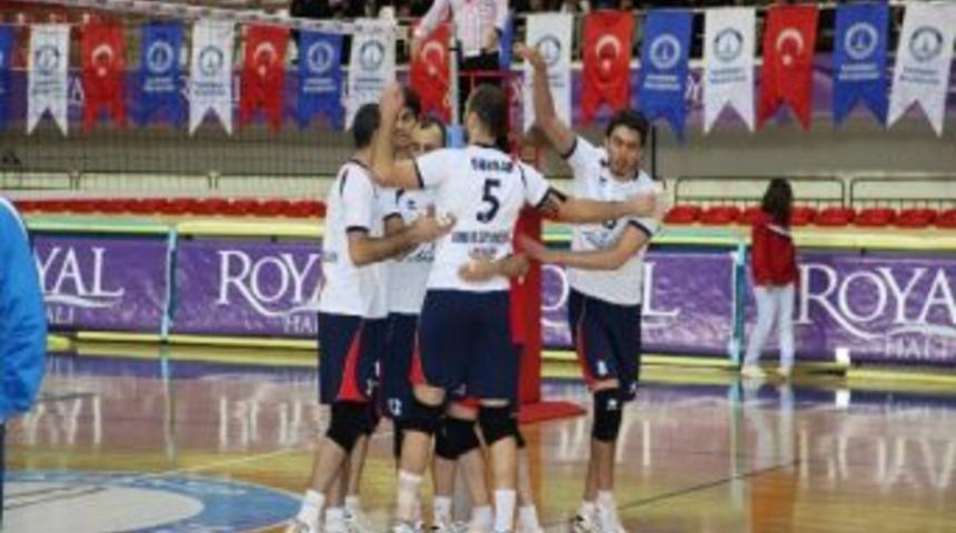 Şahinbey Belediye Voleybol Takımı Tokat&rsquo;a Galibiyet İ&ccedil;in Gidiyor