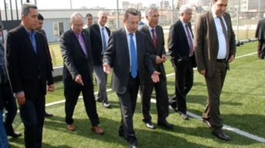 Başkan Öztürk, Seyhan Belediyespor’un Yeni Tesislerini Ziyaret Etti