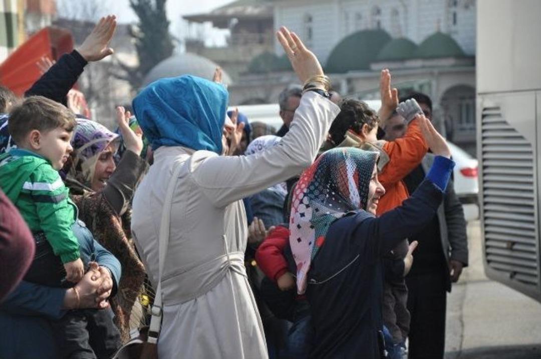 Umre Yolcuları Dualarla Uğurlandı