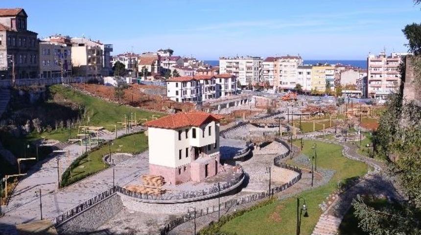 Başkan G&uuml;mr&uuml;k&ccedil;&uuml;oğlu, Kentsel D&ouml;n&uuml;ş&uuml;m &Ccedil;alışmalarını İnceliyor