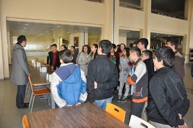 İlköğretim Okulu Öğrencileri Düzce Üniversitesi Kampüsünü Gezdi