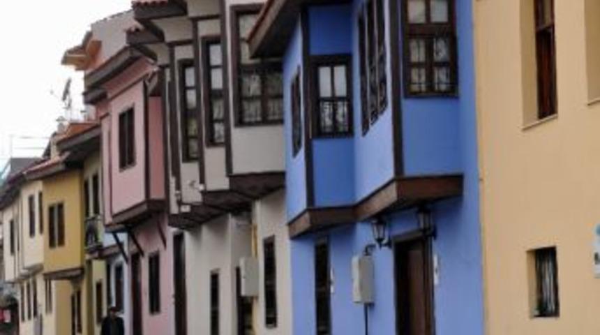 Uşak Belediyesi 13 Tarihi Evde Dış Cephe Yenilemesi Yapacak